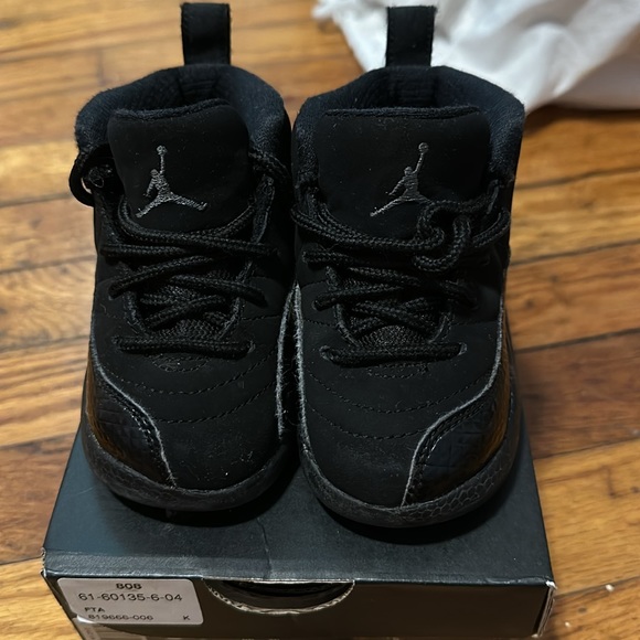 5c Jordan 12 retro - Picture 2 of 4